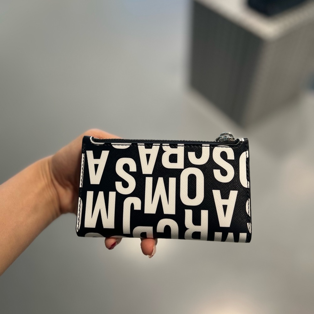 NWT Marc Jacobs monogram flat wallet - Picture 4 of 5